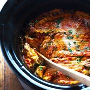 Super Easy Skinny Veggie Crockpot Lasagna - a handful of simple ingredients for a healthy family dinner. | https://fresh-shape.today